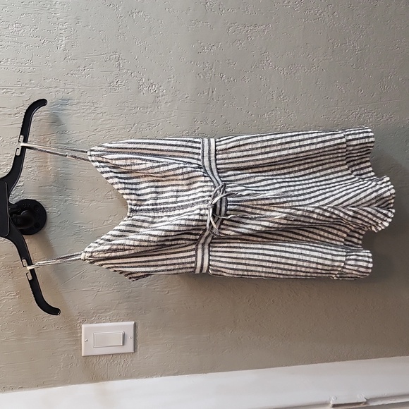 American Eagle V Neck Striped Ruffle Hem Romper w/ Pockets - Picture 4 of 5